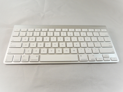 NEW Wireless Bluetooth Keyboard for Apple iPad and Macs